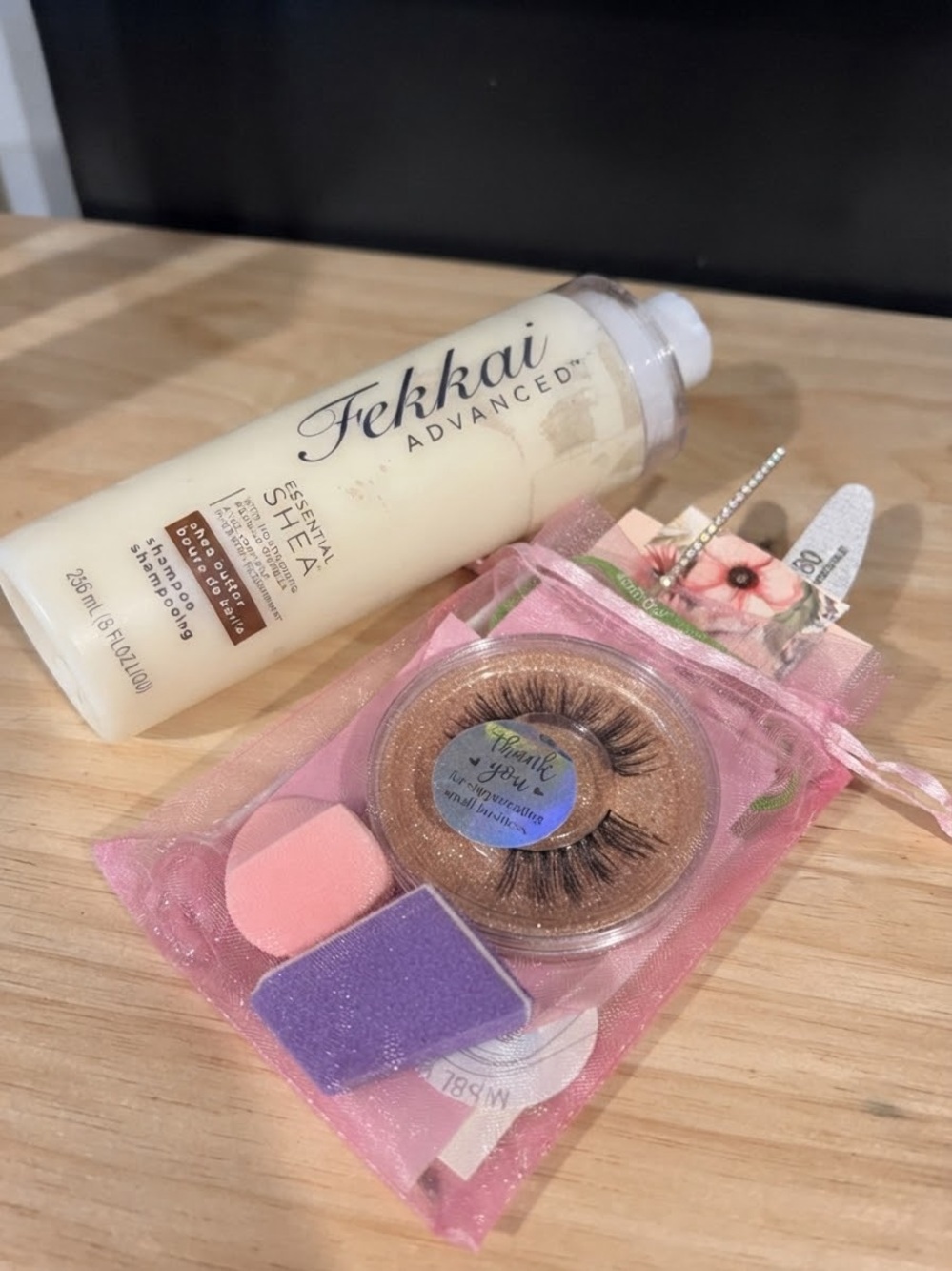 Fekkai Advanced Essential Shea Shampoo 8oz & Handmade Beauty Bag